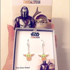 NWT Disney Star Wars Baby Yoda Child Mandalorian Dangle Silver Plated Earrings